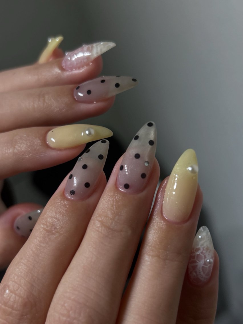 ネイル カジュアル ドット レース マグネットネイル ニュアンスネイル ハンドネイル ハンドケア lylynail YUUKAのネイルデザイン