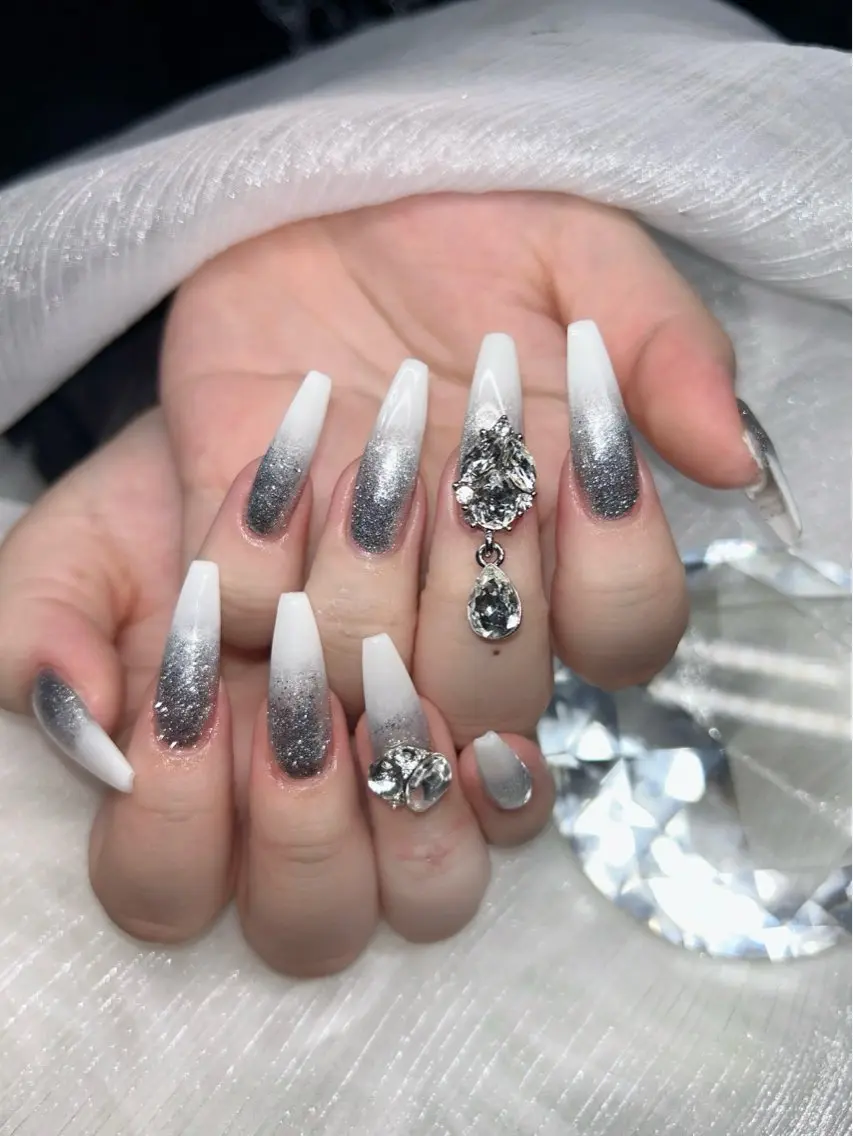 ネイル アートネイル オーロラネイル チークネイル 長さ出し フットネイル ハンドネイル Chan nailsのネイルデザイン