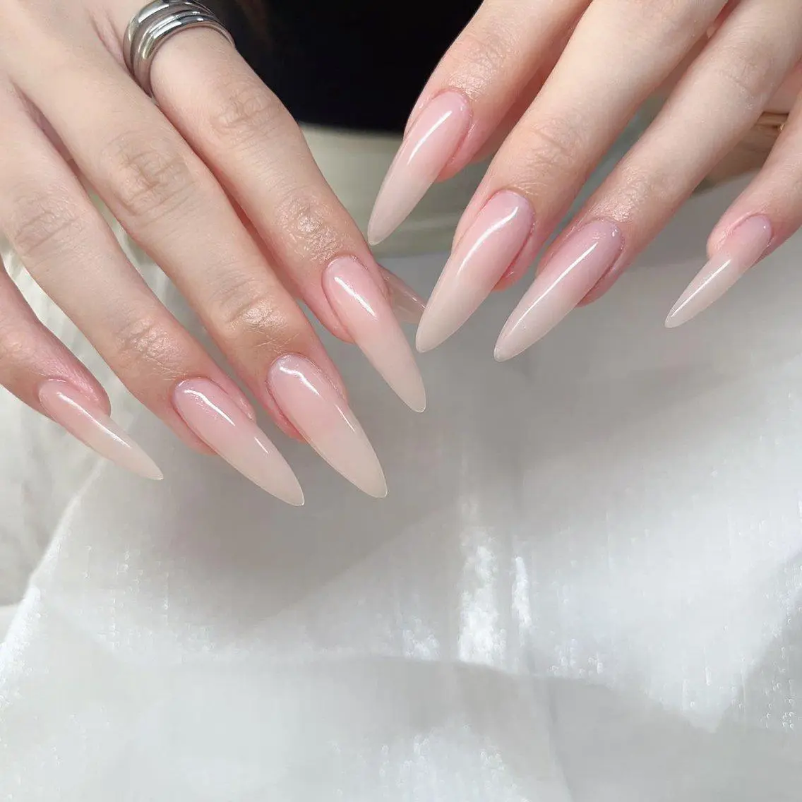 【チップ長さ出し】ワンカラー・ラメグラデーション8480円の写真