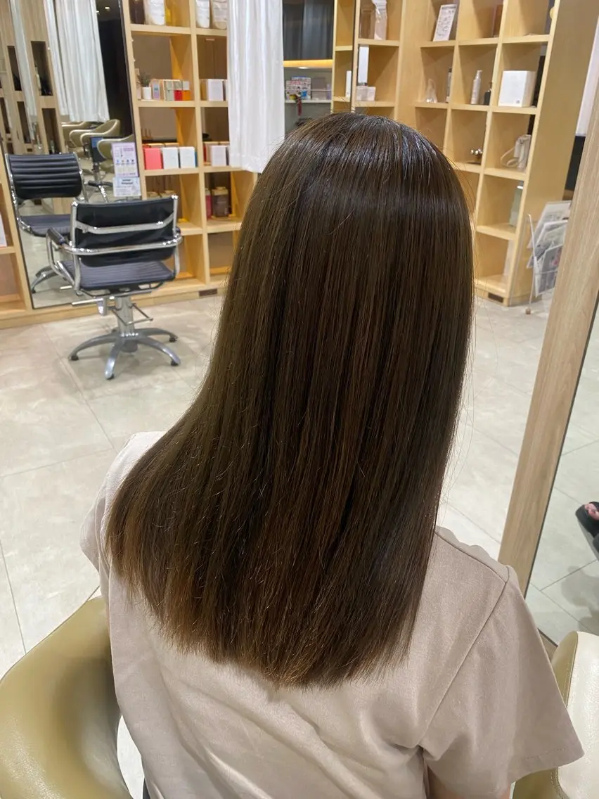 ロング カラー ブリーチ グレージュ イルミナカラー ブリーチなしカラー オリーブグレージュ 松本 絢乃のヘアスタイル