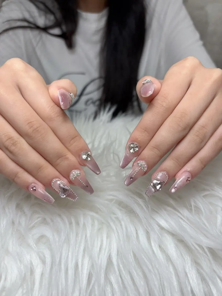 ミディアム ハンドネイル NENENAIL 【シヨン】のネイルデザイン