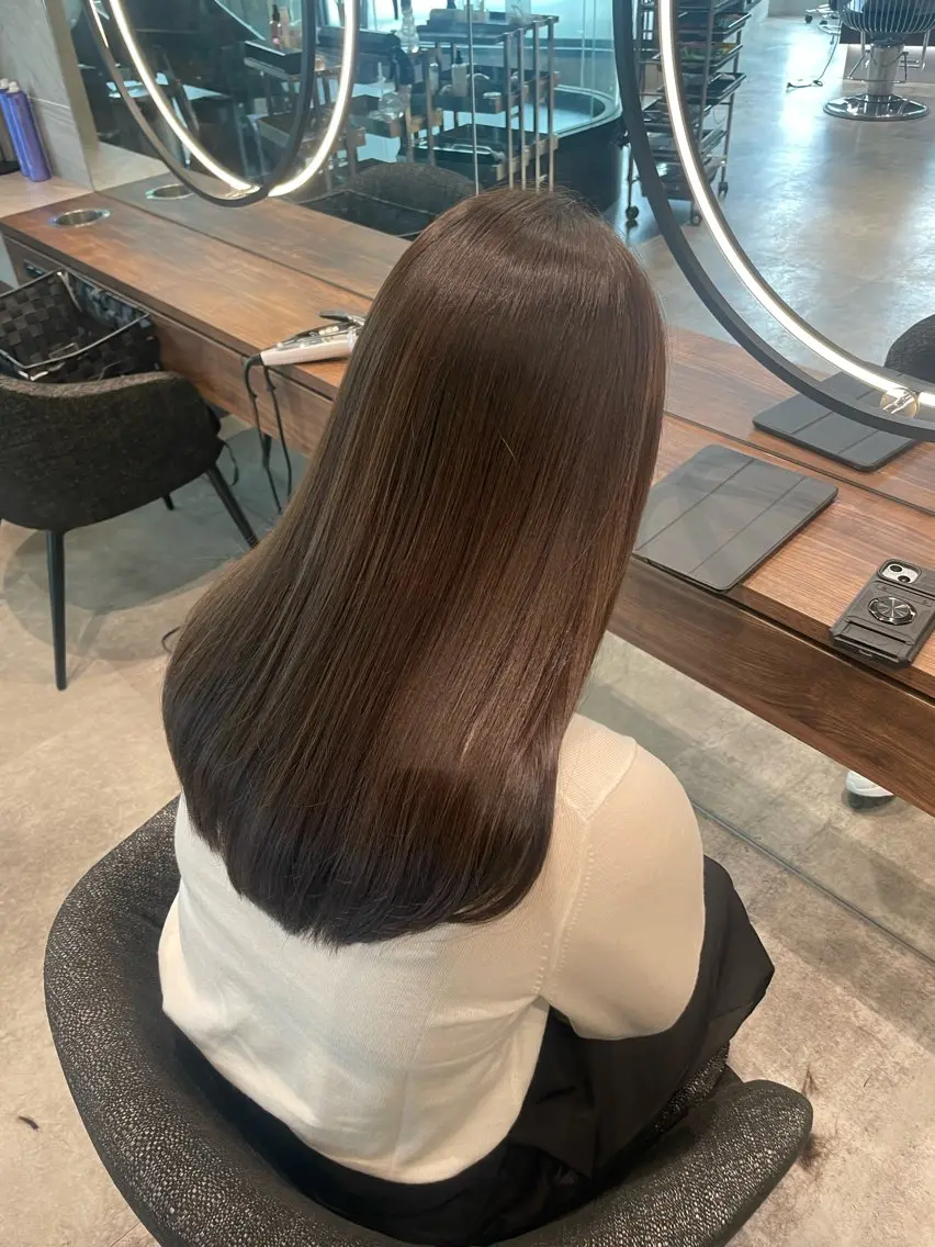 【カット➕高発色プラチナカラー✂️】の写真