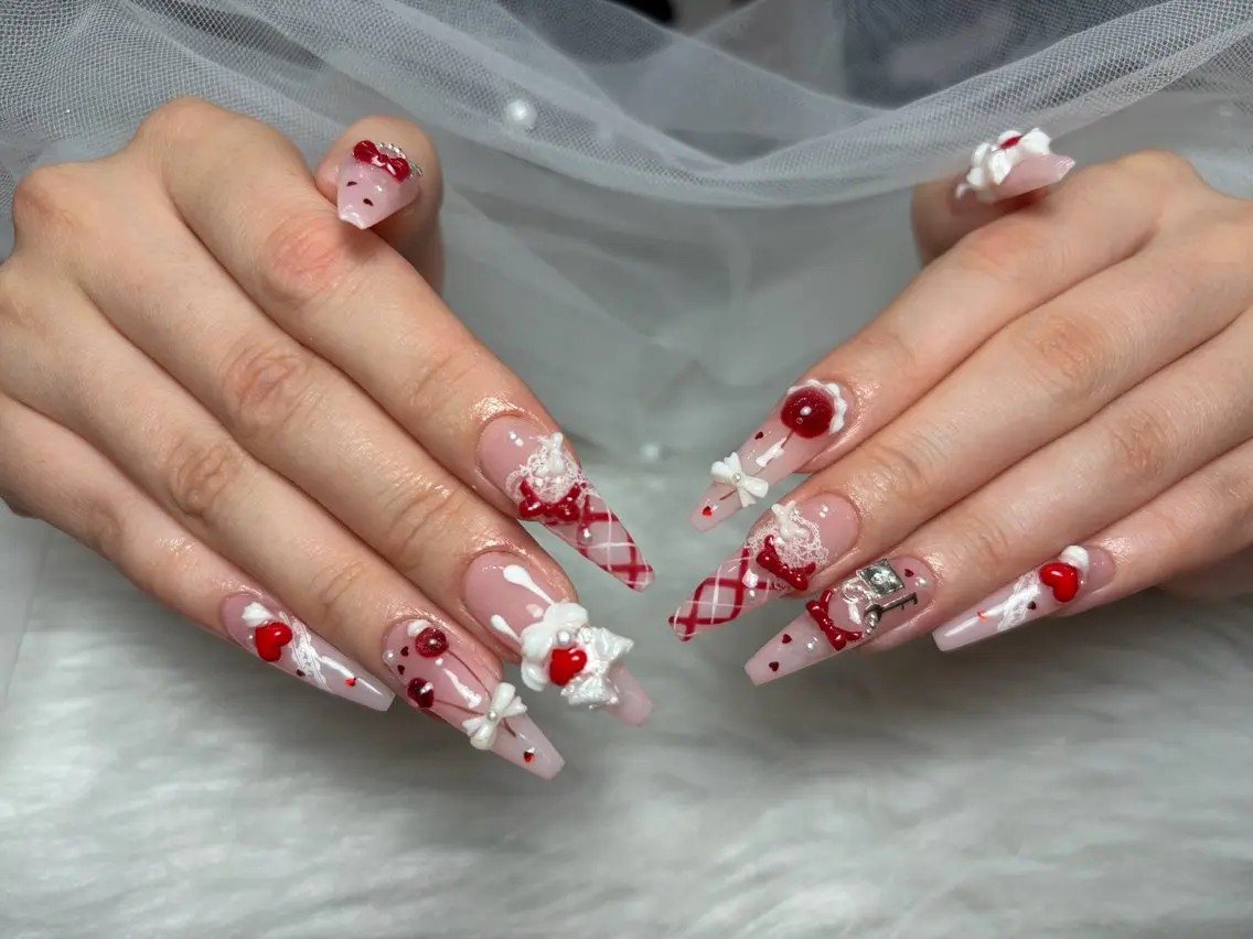 ネイル アートネイル 長さ出し ジェルネイル 韓国ネイル マグネットネイル ハンドネイル Cloudy Chan Nailのネイルデザイン