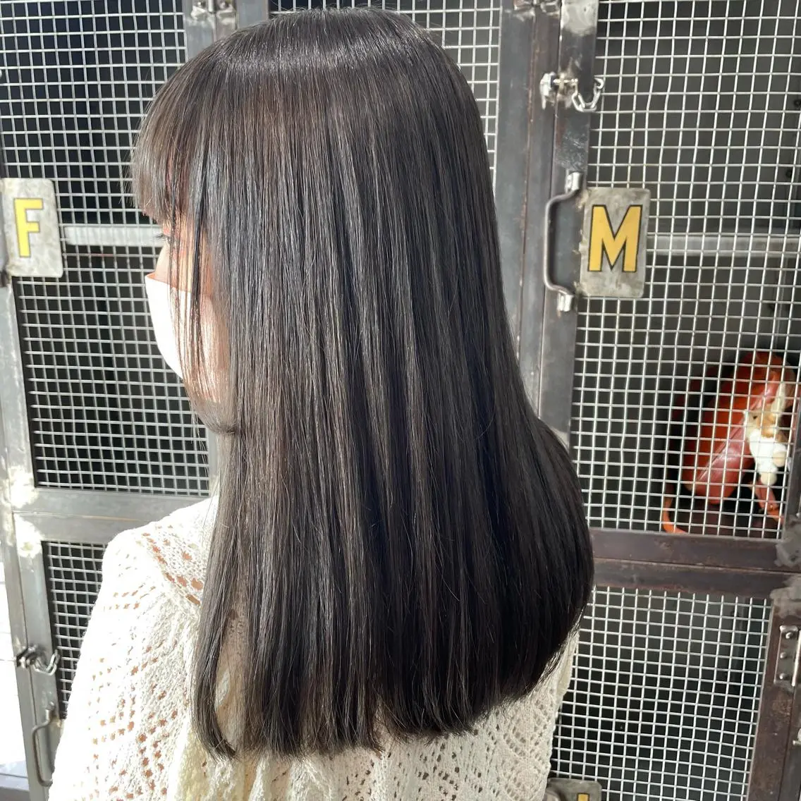 ロング カラー ブリーチ グレージュ 山本 琴乃🦭のヘアスタイル