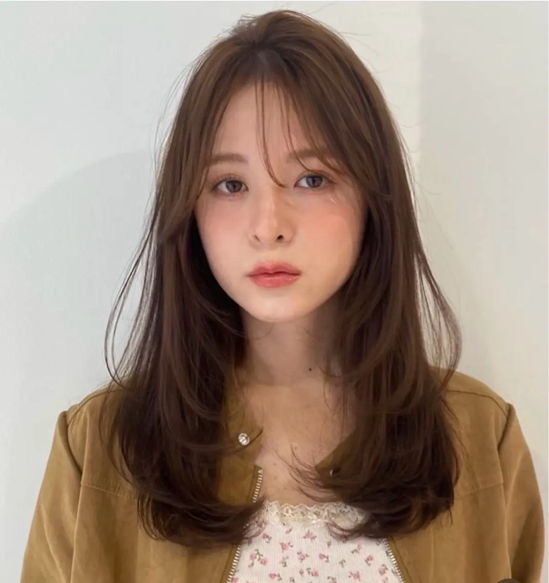 セミロング カット ヘアカラー トリートメント 艶髪／レイヤー／ 垢抜け🩵／MARIのヘアスタイル