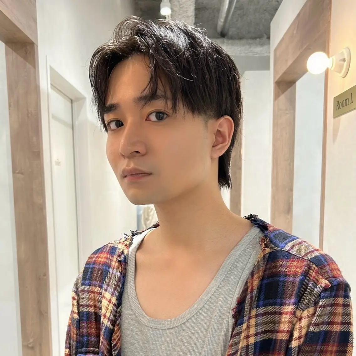 メンズ センターパート カット スパイキーショート 平出天翔のヘアスタイル