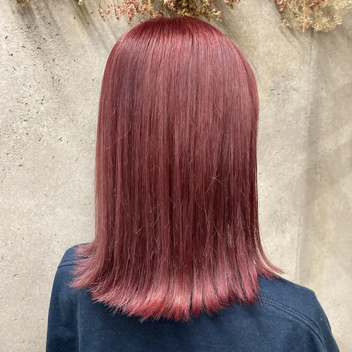 ミディアム カラー 切りっぱなしボブ ハイトーンカラー ピンクカラー ボブ wakana 【ブリーチカラー】のヘアスタイル