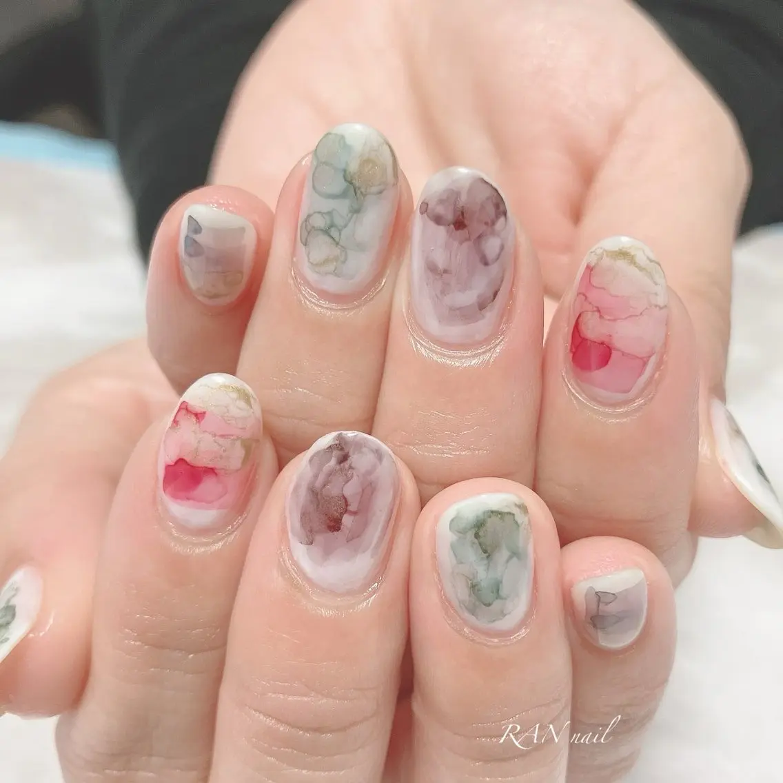 ネイル アートネイル ホワイト ハンドネイル フットネイル RAN nailのネイルデザイン