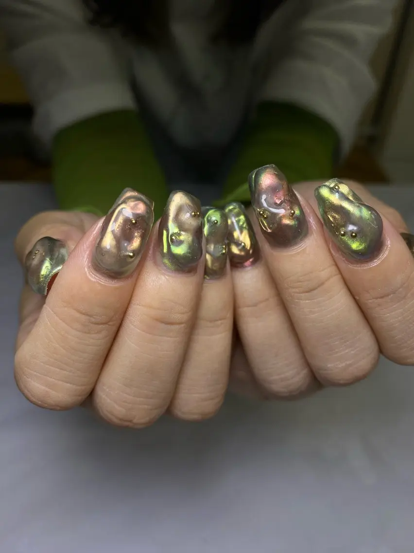 ネイル 成人式 フラッシュネイル フレンチネイル ガーリー キラキラネイル ハンドネイル 草加ニュアンスネイル 🌚hersのネイルデザイン