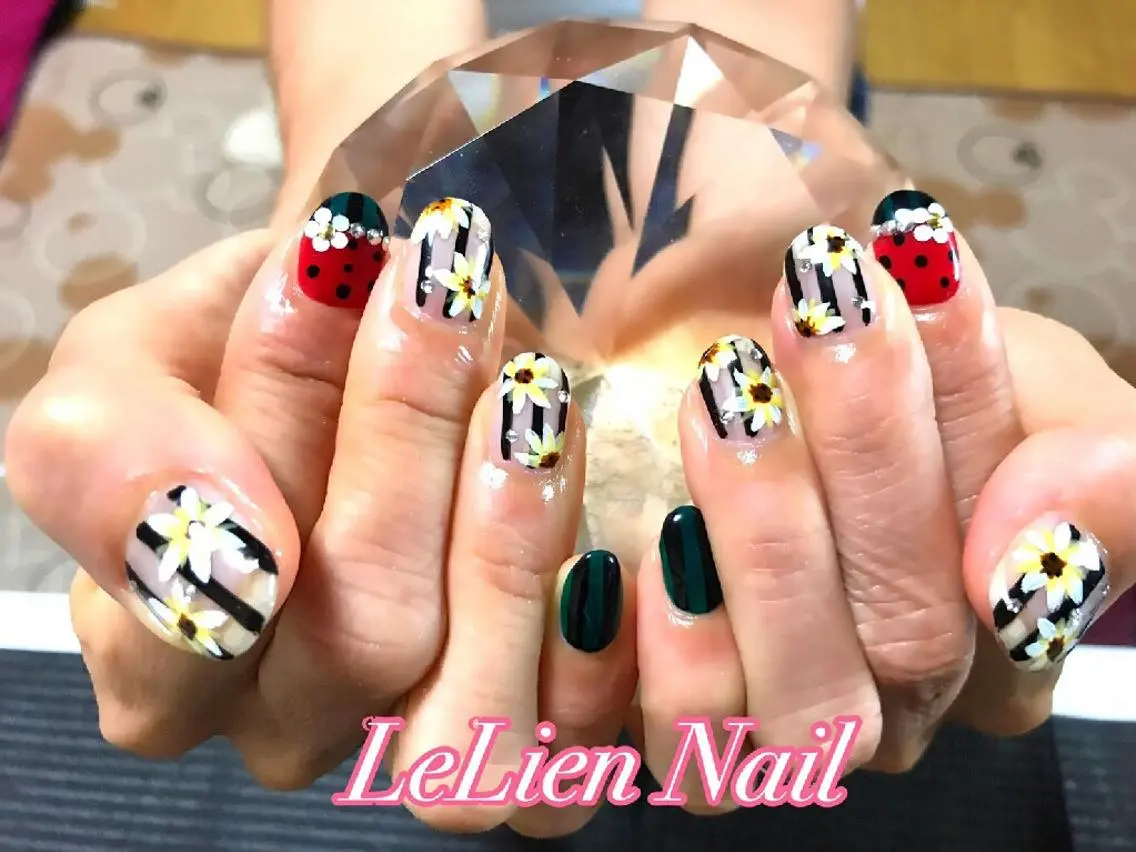 ネイル フラワーネイル モチの良さ◉ フィルインネイル♡のネイルデザイン