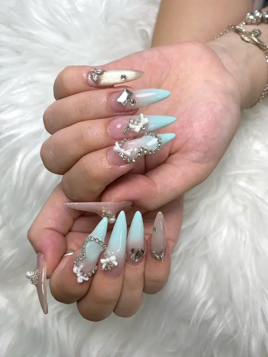 ネイル ジェルネイル キラキラネイル 韓国ネイル 持ち込み ニュアンスネイル RUNA Nemnailのネイルデザイン