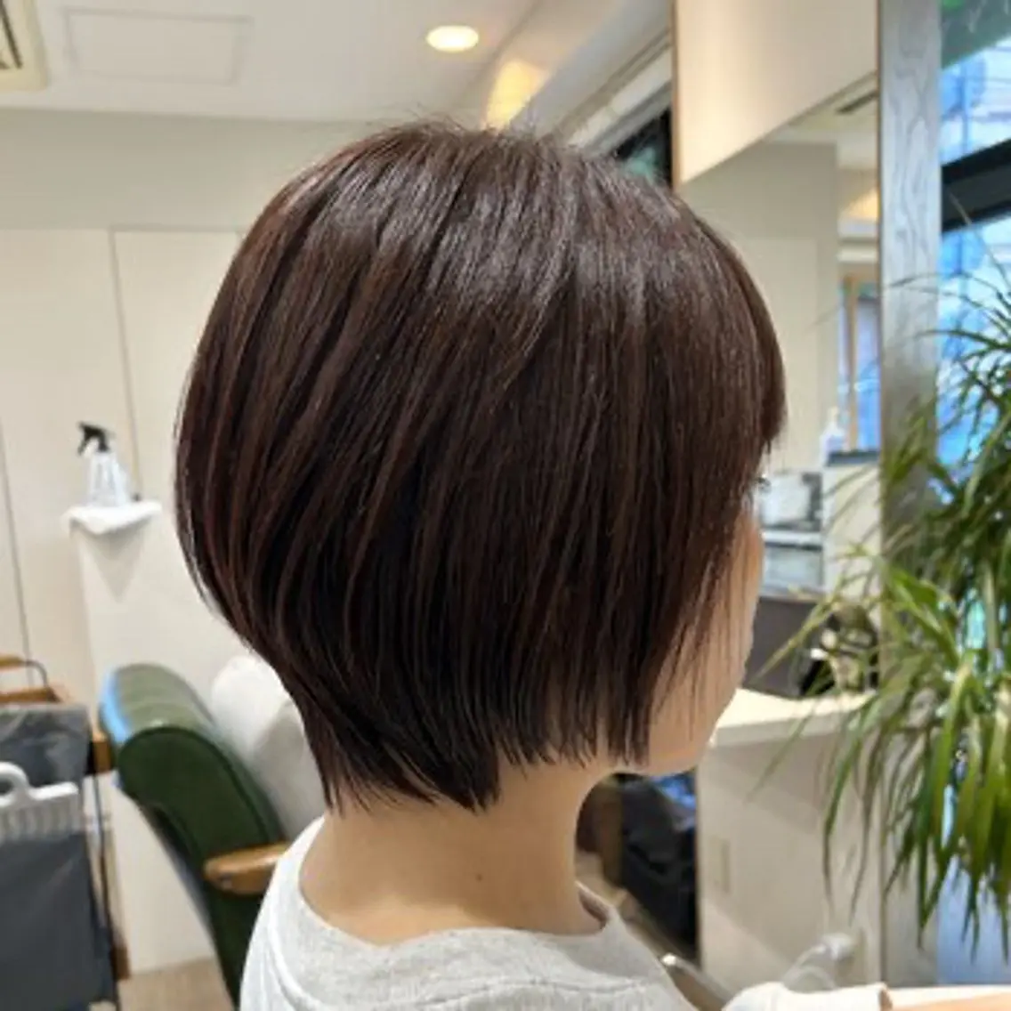 ショート カラー 小鴨 美佳のヘアスタイル