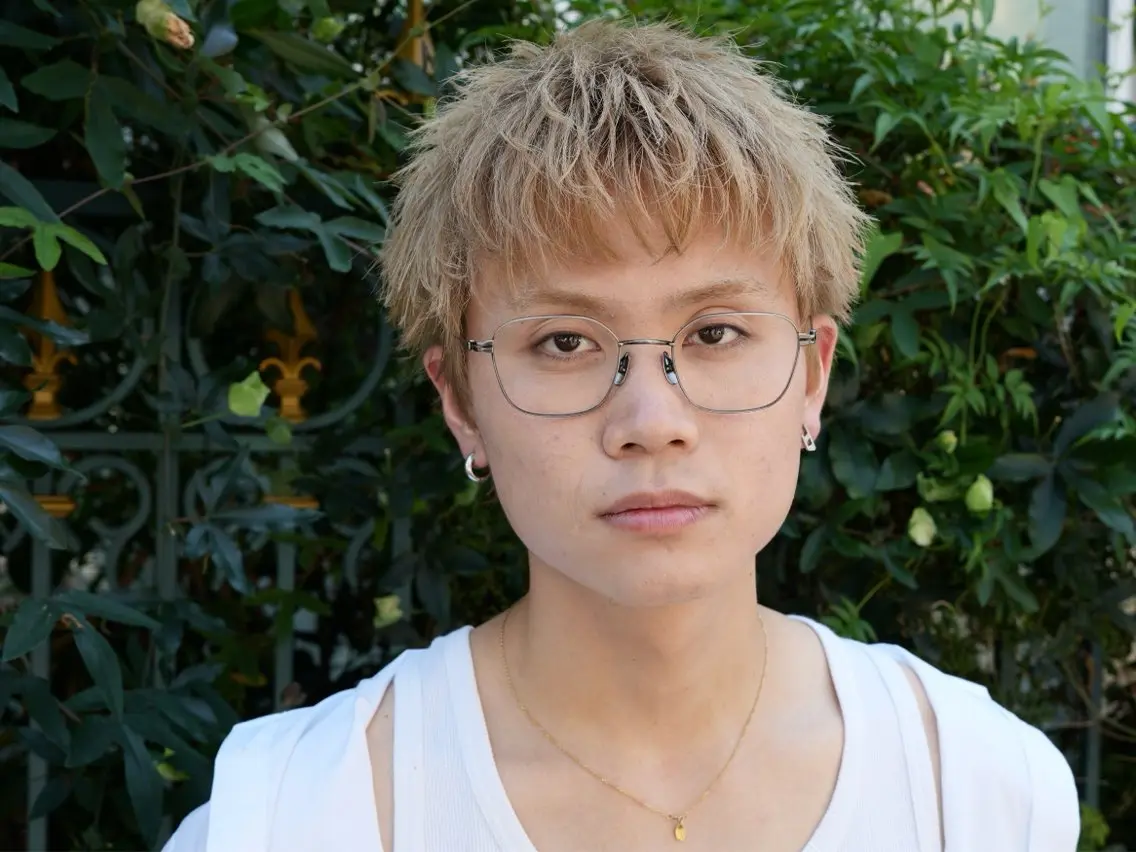 カラー ヘアアレンジ メンズ メンズブリーチ メンズハイトーン スパイキーショート ブリーチ ハイトーンカラー ヘアカラー (メンズ特化)AKI /古本晃大のヘアスタイル