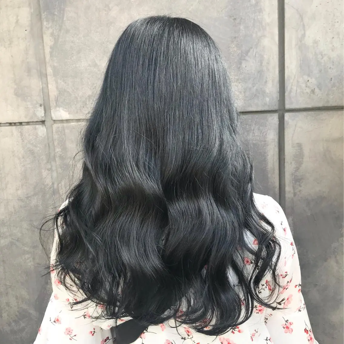 ロング カラー ブリーチ ブルーカラー ネイビーカラー ヨシンモリ ムルギョル巻き K-POP好き美容師 🇰🇷Kai.Yのヘアスタイル