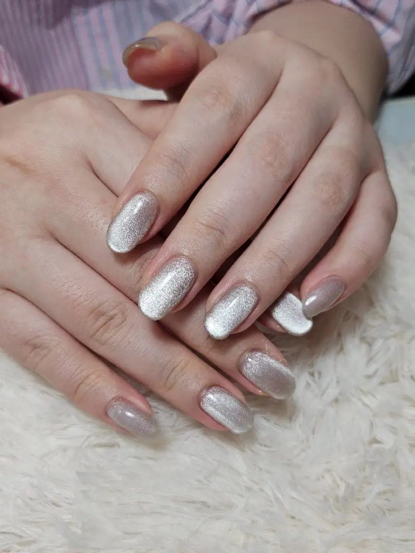 ネイル シルバー ハンドネイル plus j ゆう˚ʚ♡ɞ˚のネイルデザイン