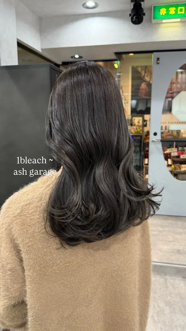 セミロング カラー カット ヘアカラー トリートメント ミウラナツサ /レイヤーカットのヘアスタイル