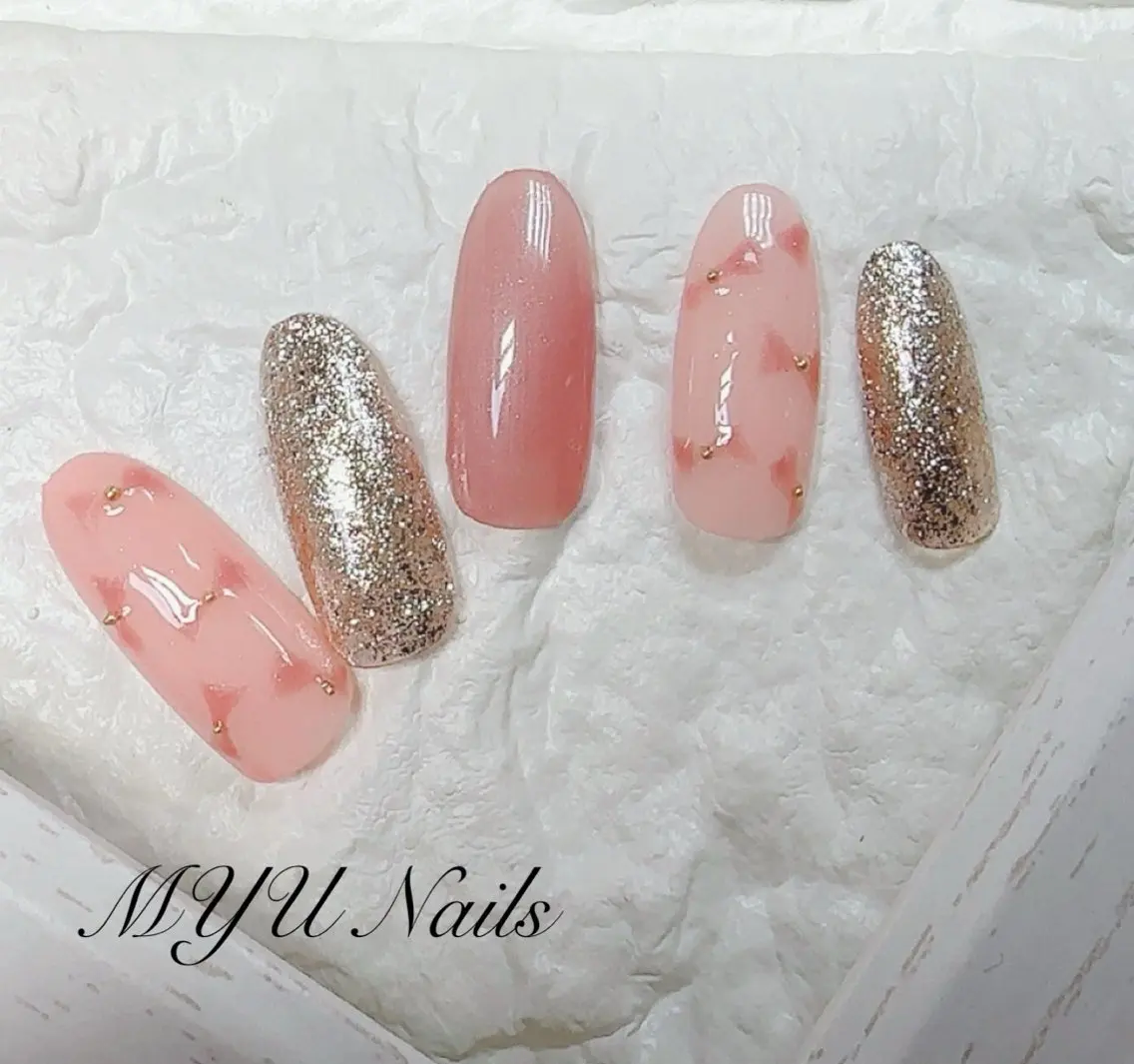 ネイル ジェルネイル マグネットネイル 持ち込み ニュアンスネイル ワンカラーネイル ハンドネイル ニュアンスネイル🌈 MYU Nailsのネイルデザイン