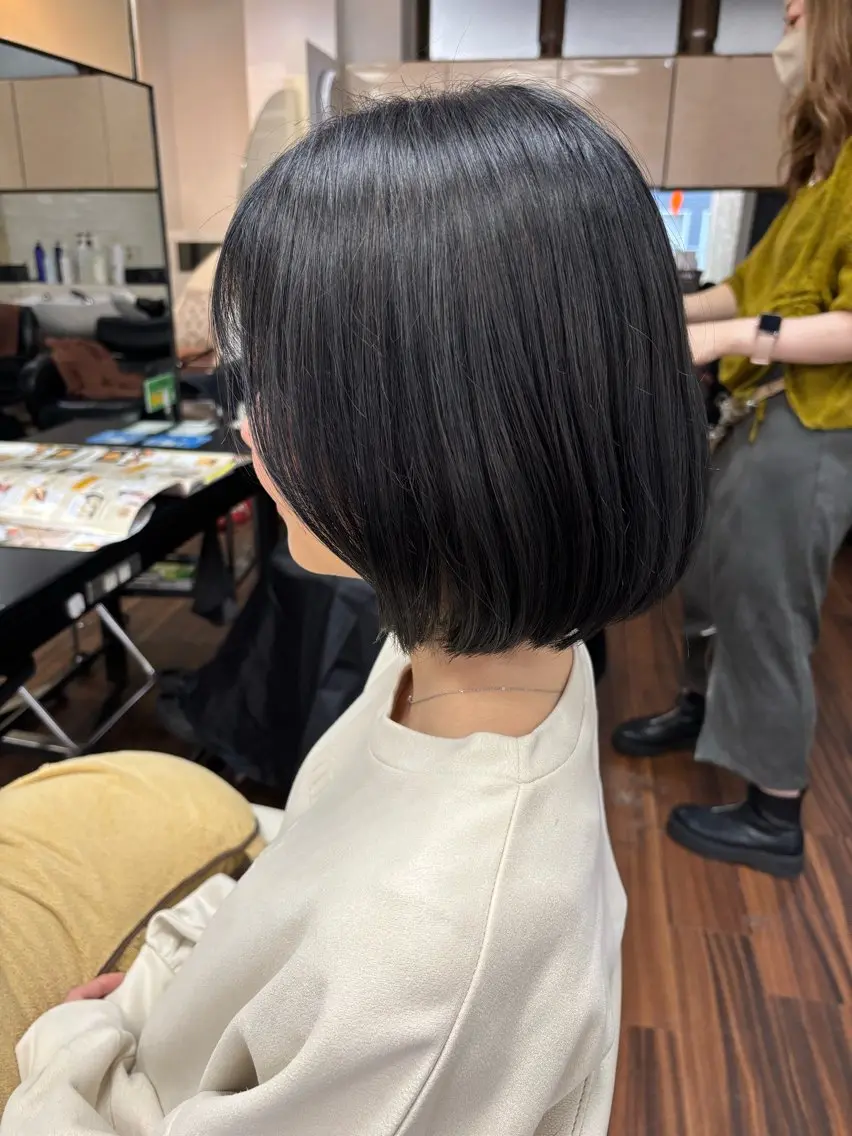 ミディアム カラー ヘアカラー 岡崎 美紀のヘアスタイル