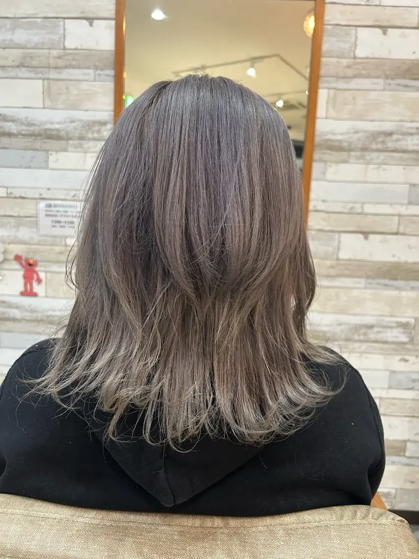 カラー 木庭 愛莉のヘアスタイル
