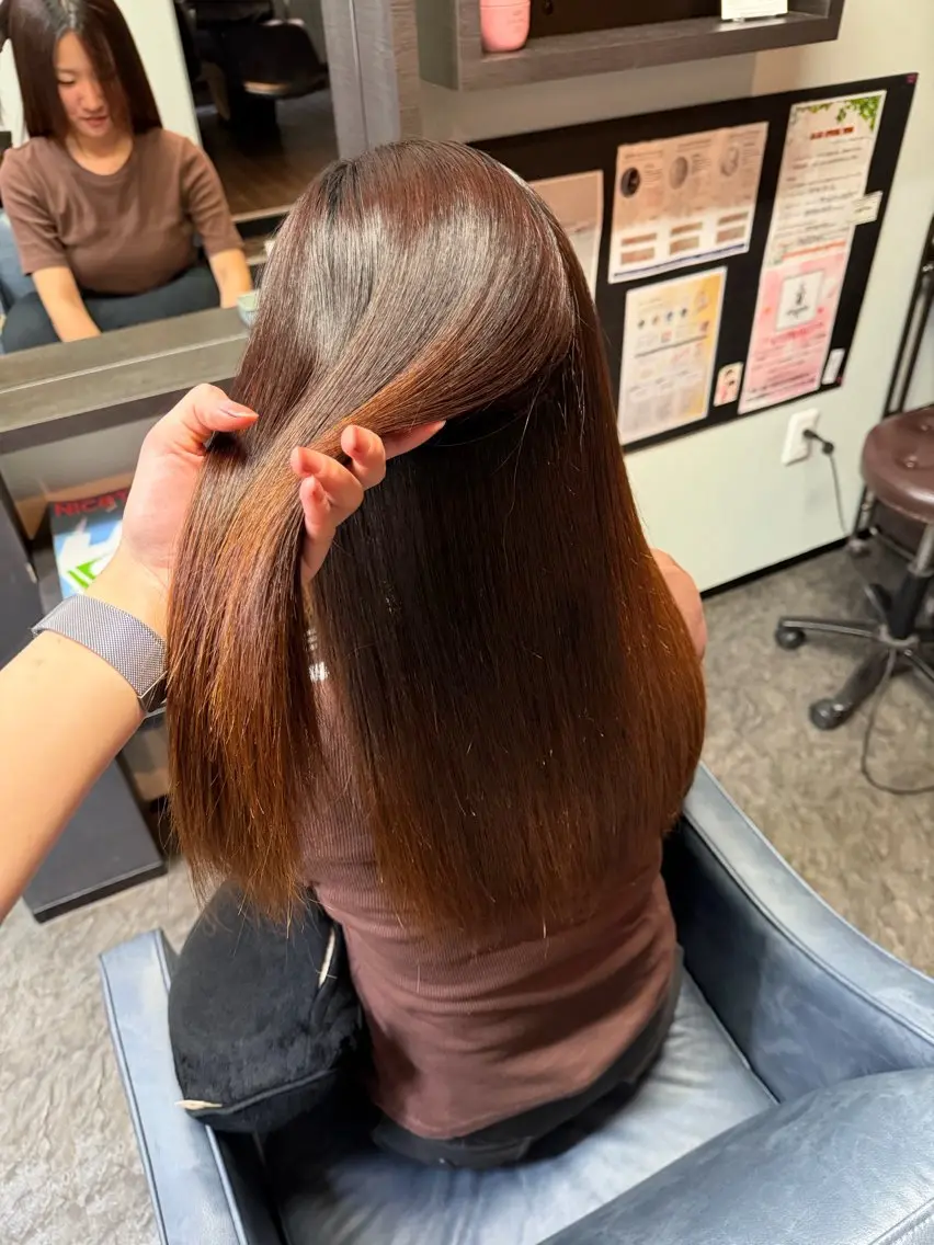 セミロング 縮毛矯正 奴賀 詩のヘアスタイル