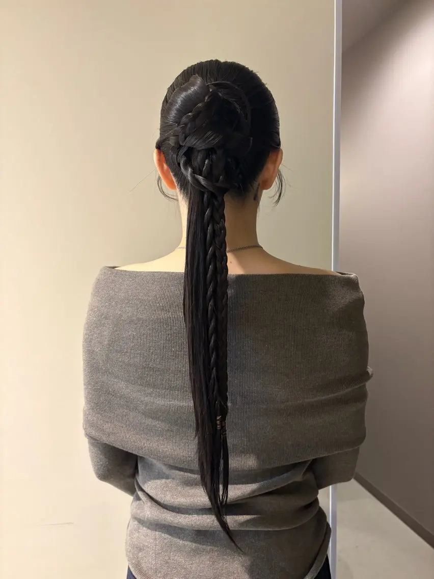 《ヘアセット撮影モデル‼️》(条件あり)➕透明感ワンカラー + デザインカット+うる艶TRの写真