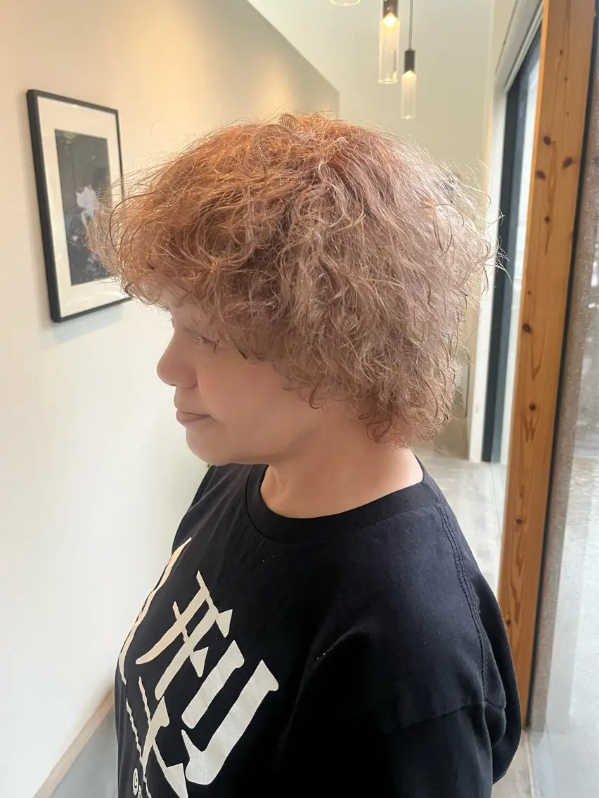 ショート カラー ベージュカラー ブロンド ブロンドベージュ カット ヘアカラー 白髪ぼかし 揚村武斗のヘアスタイル