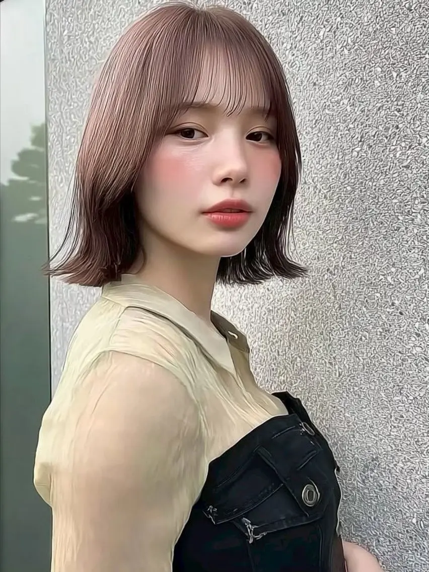 ミディアム カラー ベージュカラー ブリーチ 透明感カラー ダブルカラー ブリーチなしカラー カット ヘアカラー りきと🦋髪質改善/ 縮毛矯正/艶カラーのヘアスタイル