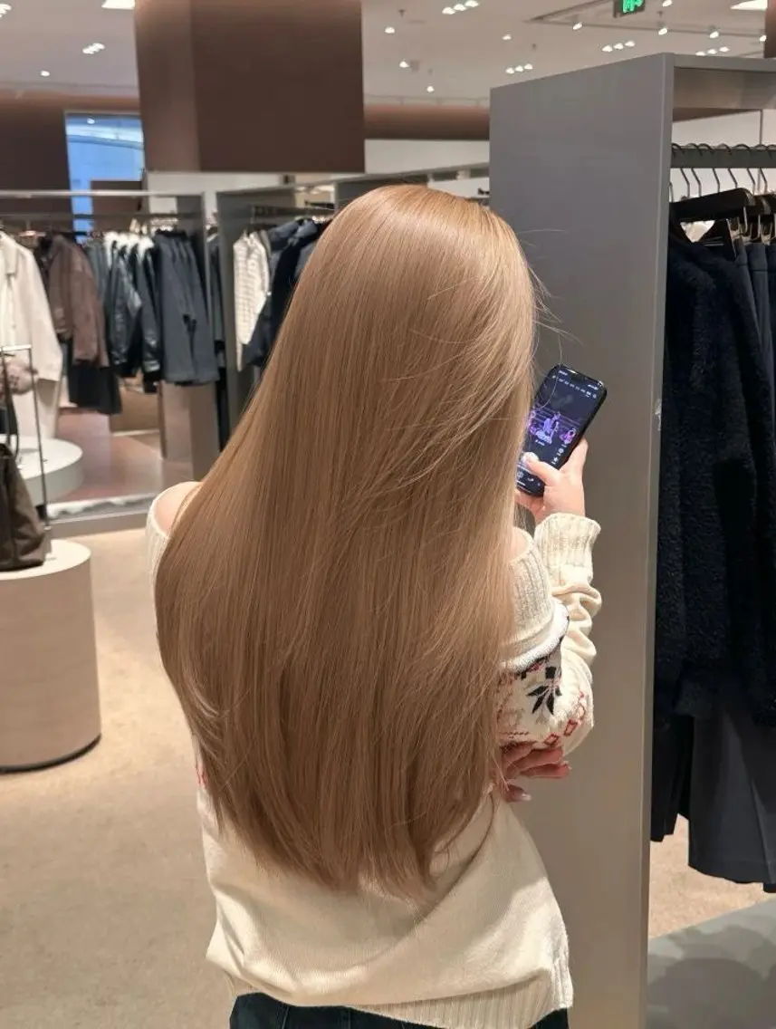 ロング カット ヘアカラー 透明感ベージュ×レイ ヤーカット🎀セナのヘアスタイル