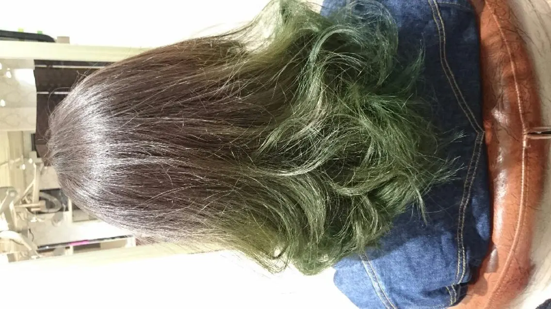 セミロング ミディアム ロング カラー ヘアアレンジ アッシュ ダークアッシュ グラデーションカラー 嶋田 ゆきのヘアスタイル