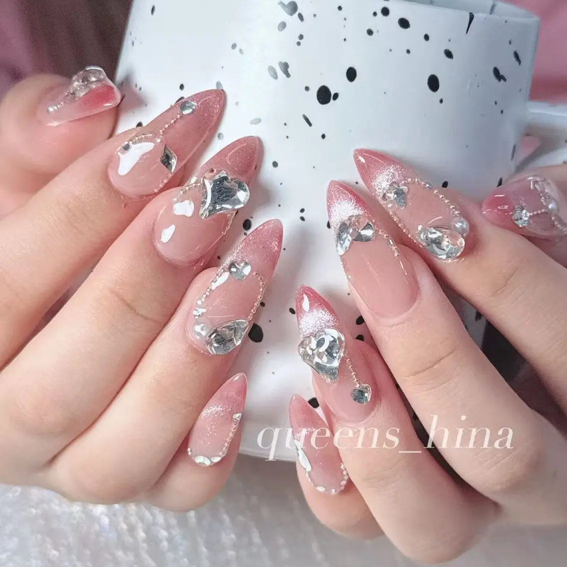 ネイル ハンドネイル Queens テイのネイルデザイン