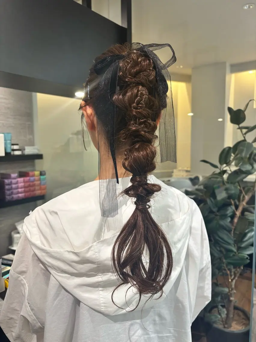 【結婚式などのお呼ばれヘアアレンジ💐】ヘアセット、ヘアアレンジ💍リボン、金箔購入可能🎀※成人式、卒業式不可の写真