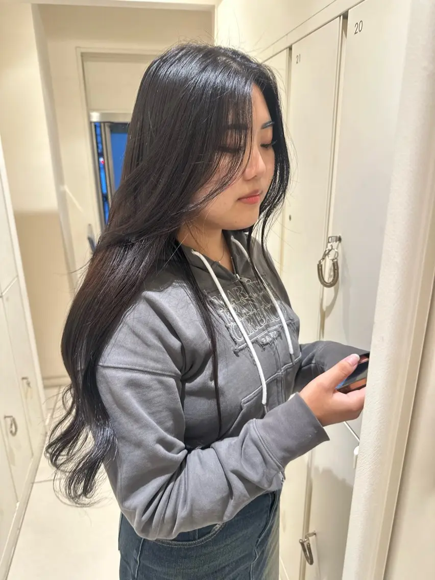 ロング カラー タイトボブ個性派カラ ーAKANEのヘアスタイル