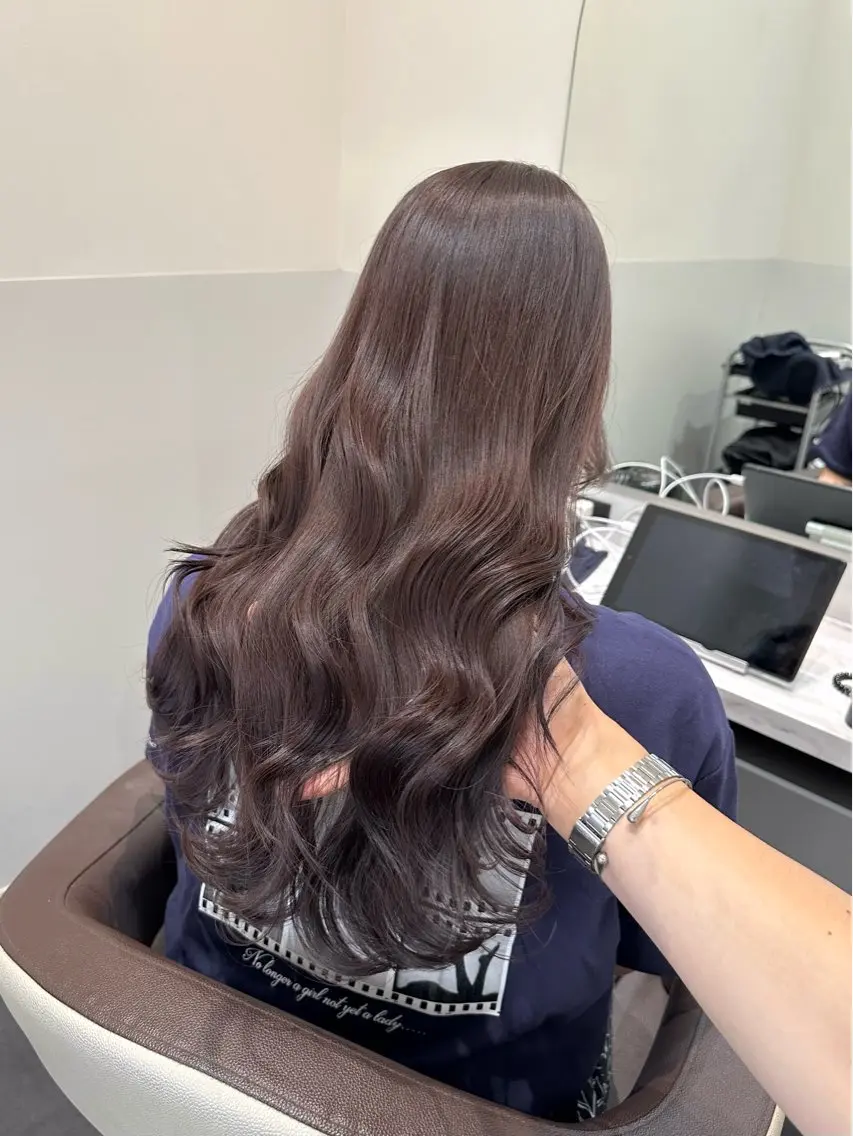 ロング カラー ブリーチ グレージュ ラベンダーカラー ラベンダーグレージュ ラベンダーグレー 矢野 晃平のヘアスタイル