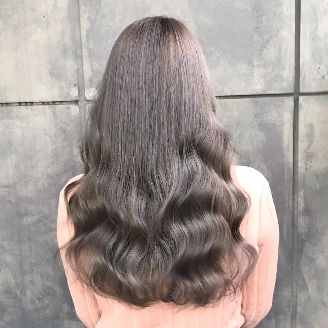 ロング カラー アッシュ アッシュグレー アッシュグレージュ ブリーチ グレージュ K-POP好き美容師 🇰🇷Kai.Yのヘアスタイル