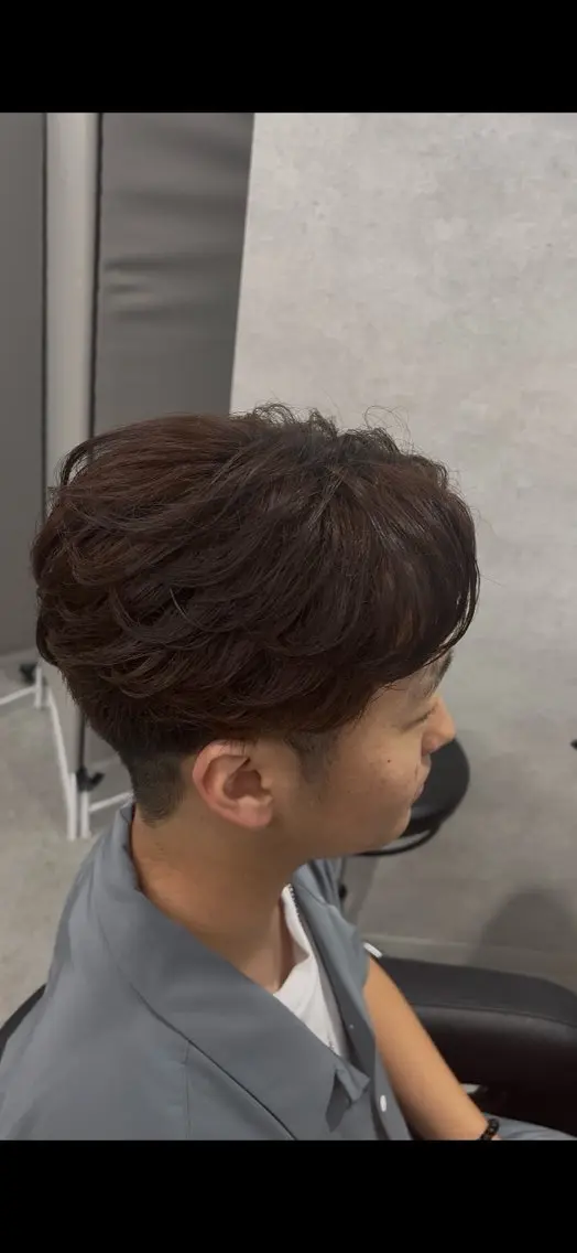カラー パーマ メンズ センターパート フェザーパーマ メンズハイライト メンズメッシュ マッシュ センターパート/フェ ザー🔥SHUYAのヘアスタイル