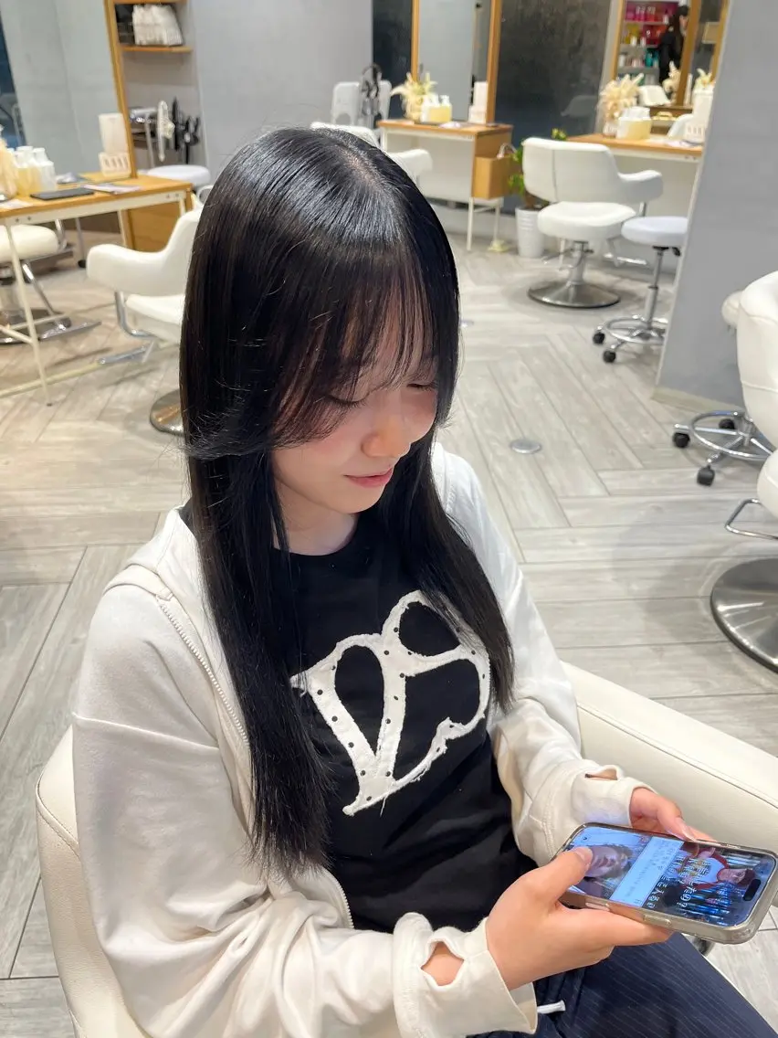 ロング カット ヘアカラー トリートメント AVANCE. chisatoのヘアスタイル