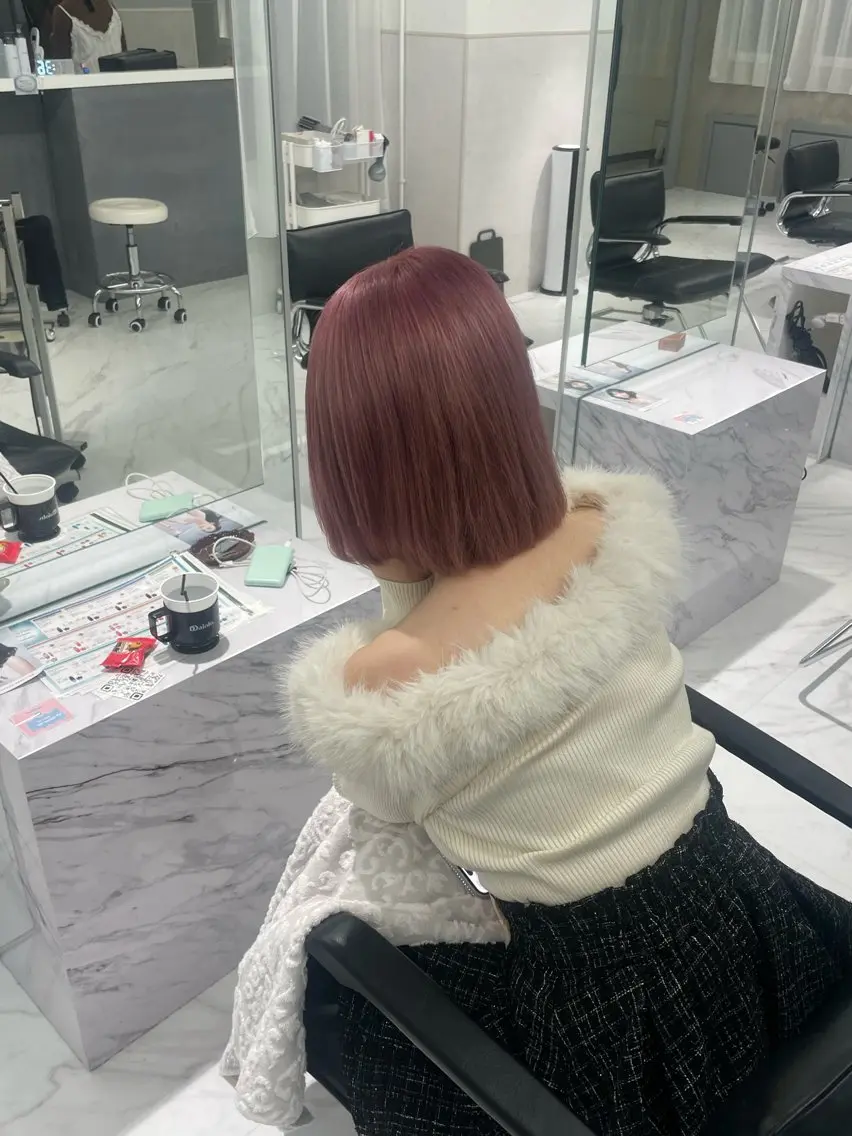 ショート カラー yuzuna ハイトーン 天神のヘアスタイル