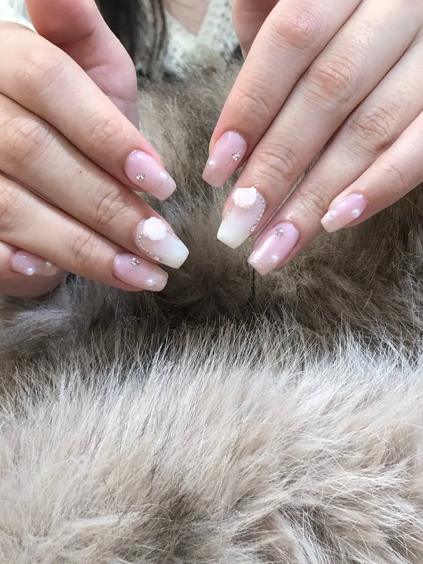 ネイル ハンドネイル Glow Minamiのネイルデザイン