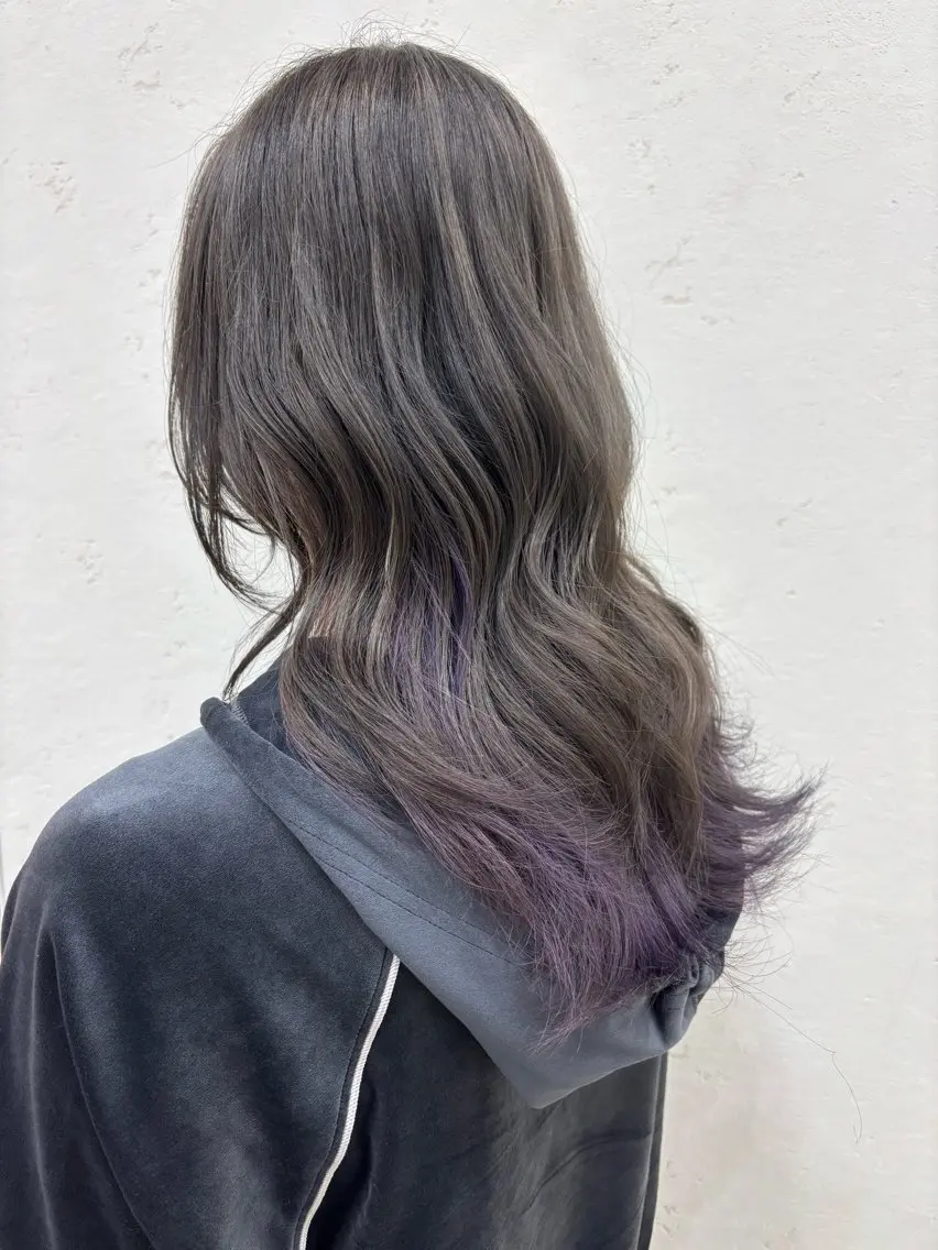 カラー ブリーチ インナーカラー ヘアカラー タカハシ アン🎧 🤍のヘアスタイル