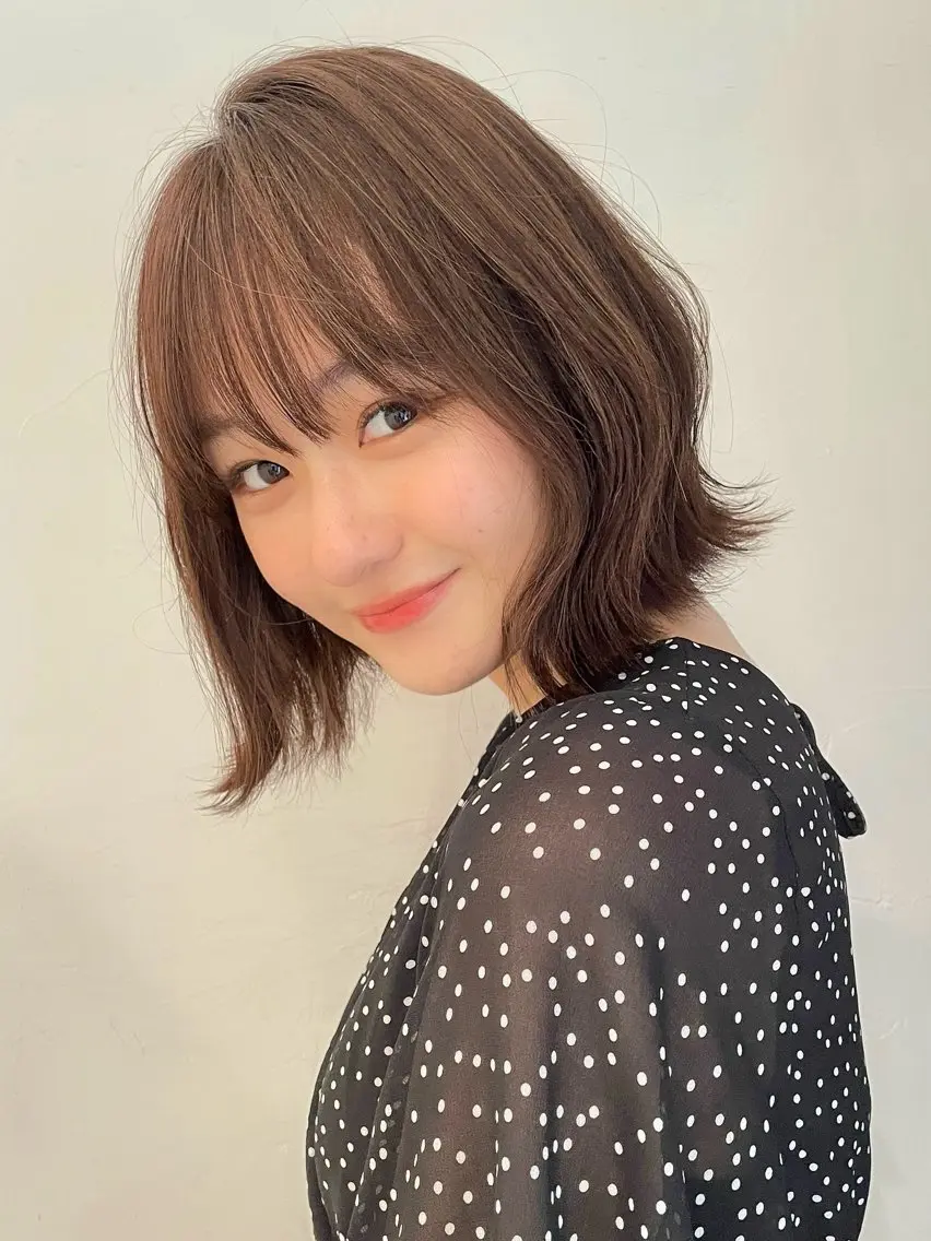 ミディアム 米澤 由衣のヘアスタイル