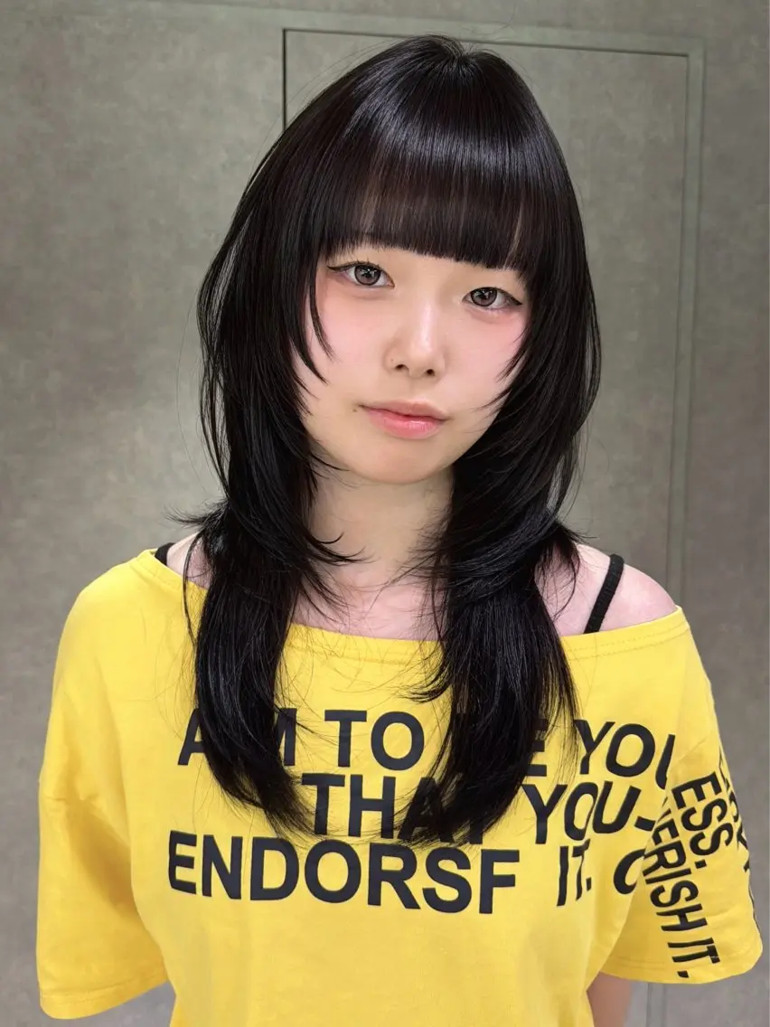 セミロング カラー 黒髪 ナチュラルブラック ハッシュカット カット ヘアカラー yu-kaハッシュ カット/レイヤーのヘアスタイル