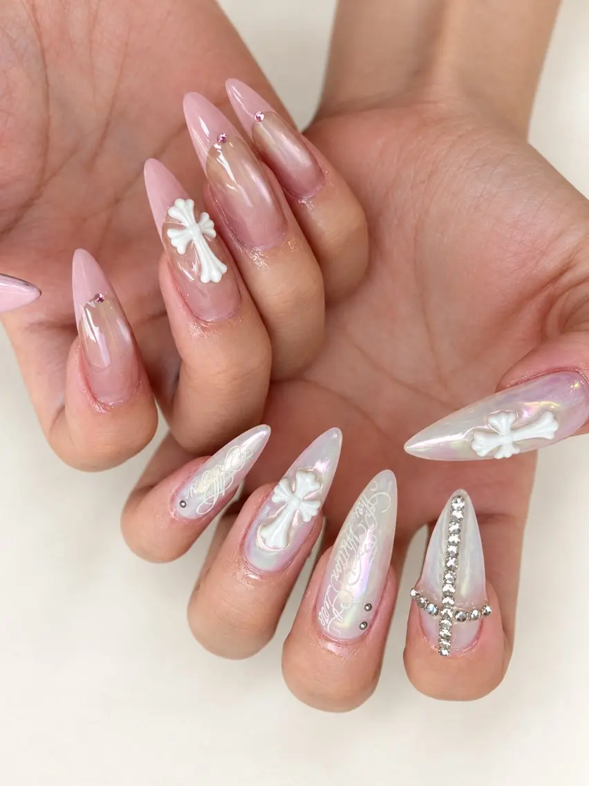 ネイル オーロラネイル フレンチネイル ラメ(グリッター) ロングネイル ピンク ハンドネイル N2nail Namba2のネイルデザイン