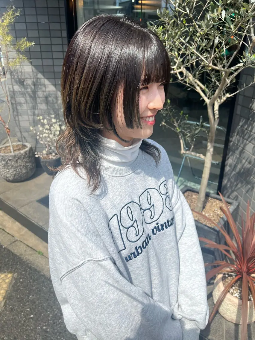 ミディアム カラー 伸ばしかけ 姫カット ウルフカット カット ヘアカラー トリートメント (h)wim ウィムのヘアスタイル