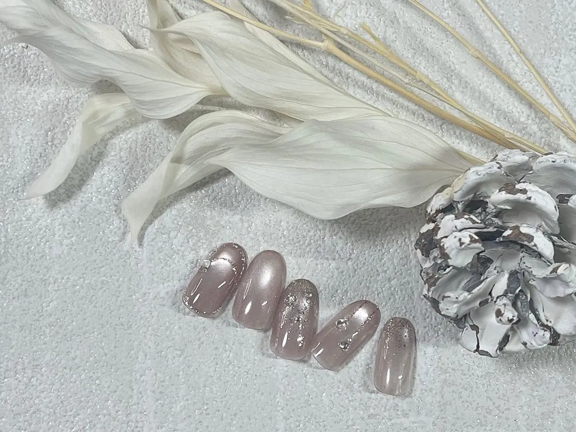 ネイル オーロラネイル フットネイル フレンチネイル ジェルネイル マグネットネイル ハンドネイル kiki nail &brow二子玉川のネイルデザイン