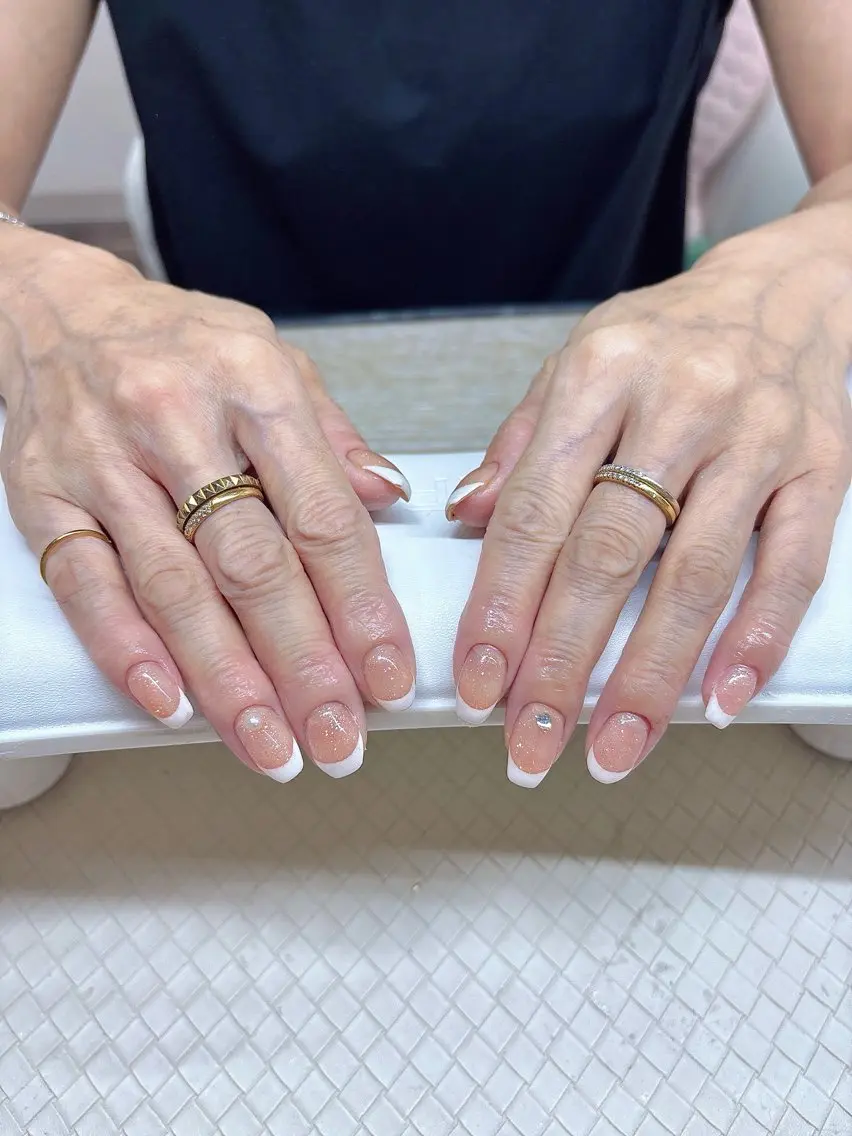 ネイル フレンチネイル ラメ(グリッター) ピンク ハンドネイル Rei / U.NI nailのネイルデザイン