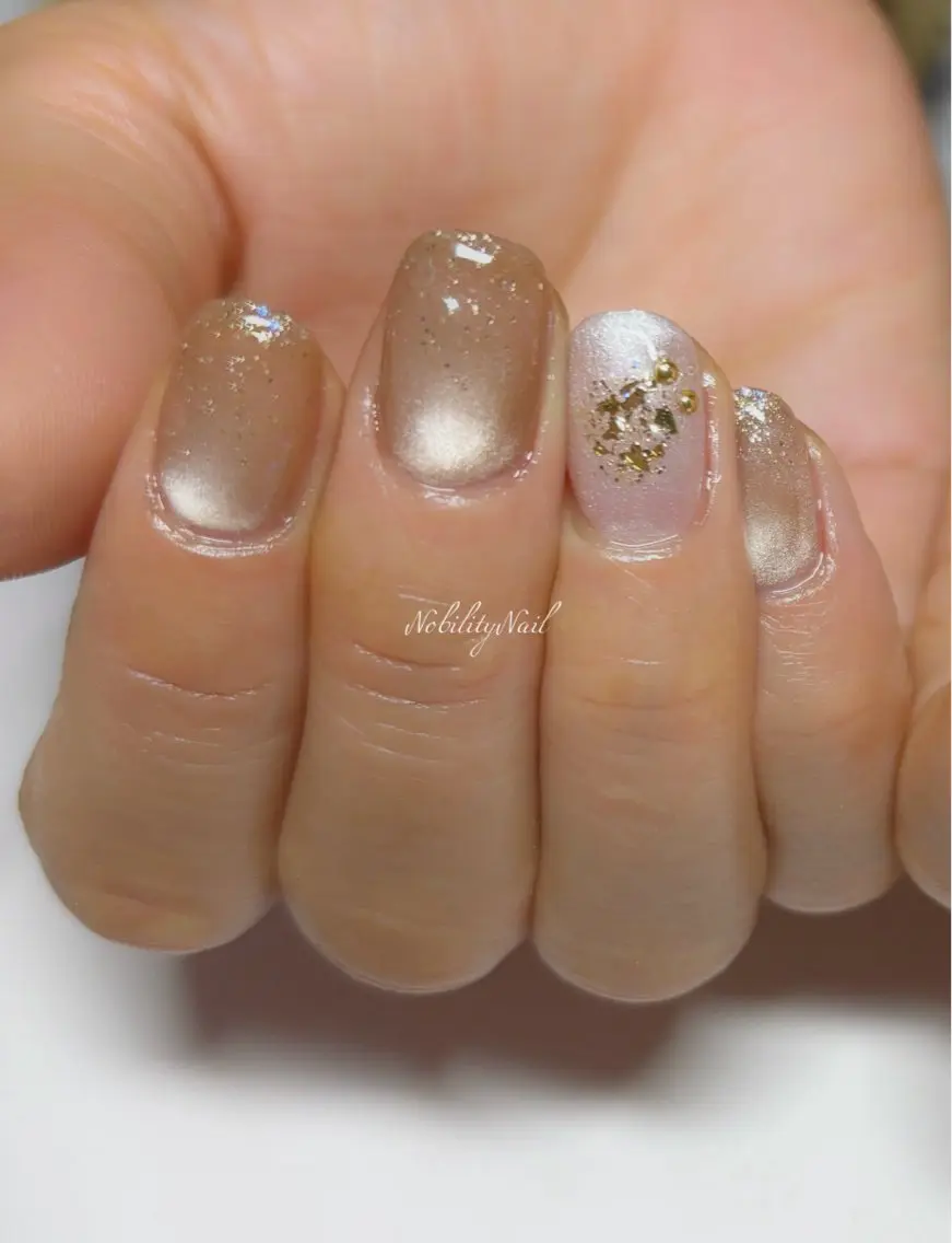 ネイル ラメ(グリッター) マグネットネイル シルバー 冬ネイル クリスマス 風口 麻由子のネイルデザイン