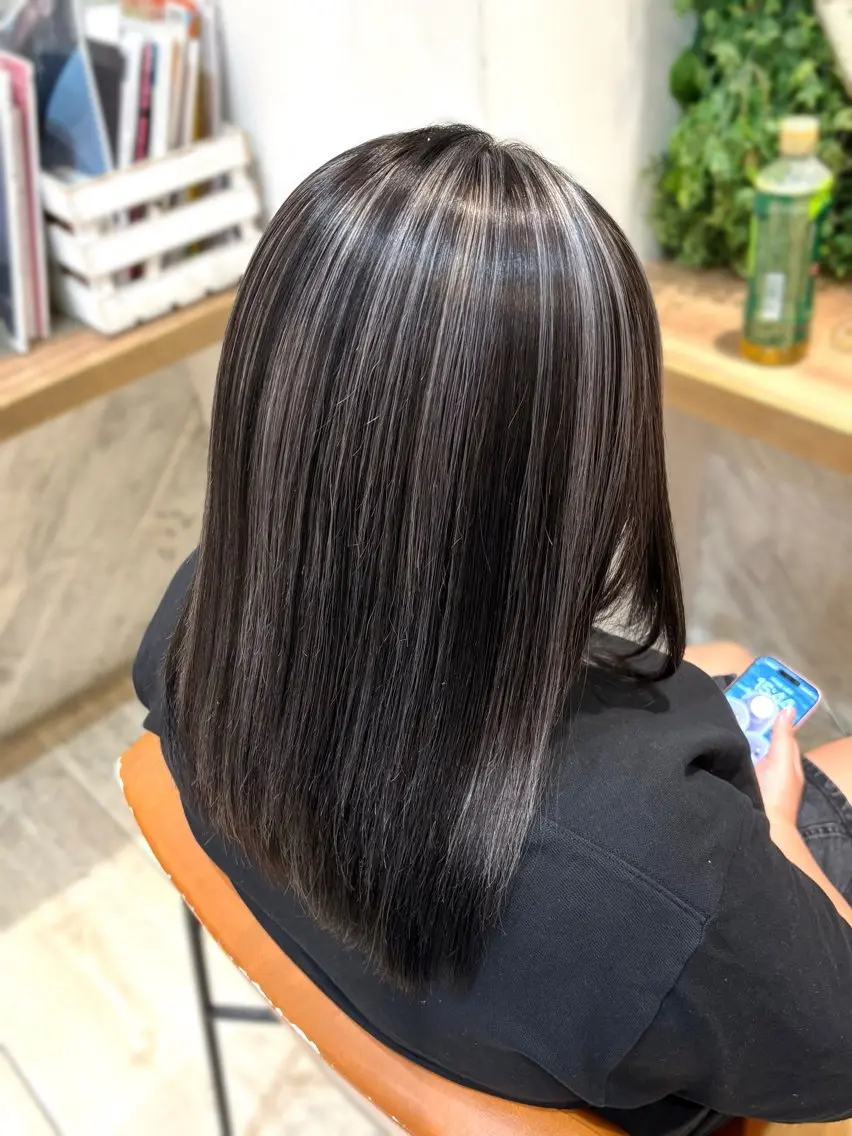 セミロング カラー ヘアカラー 縮毛矯正／ハイライト 💙mai🐈のヘアスタイル