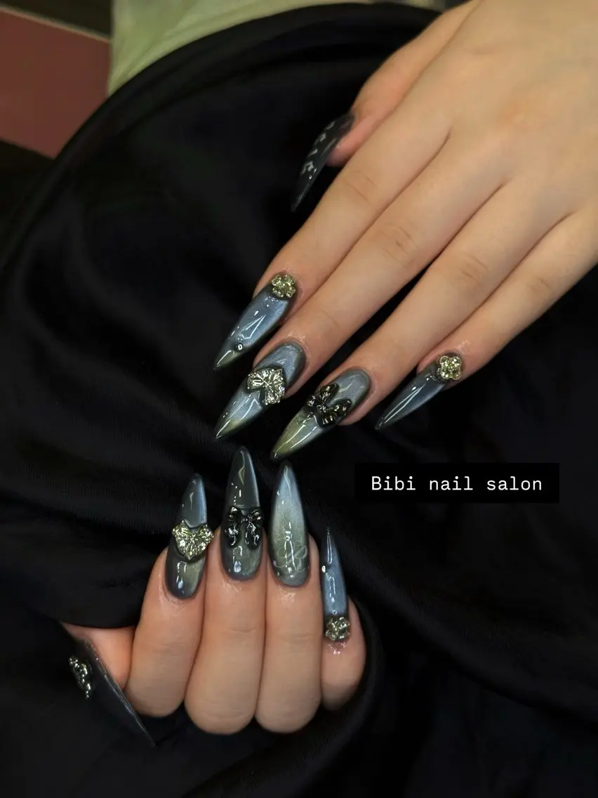 セミロング ハンドネイル Bibi nail Osakaのネイルデザイン