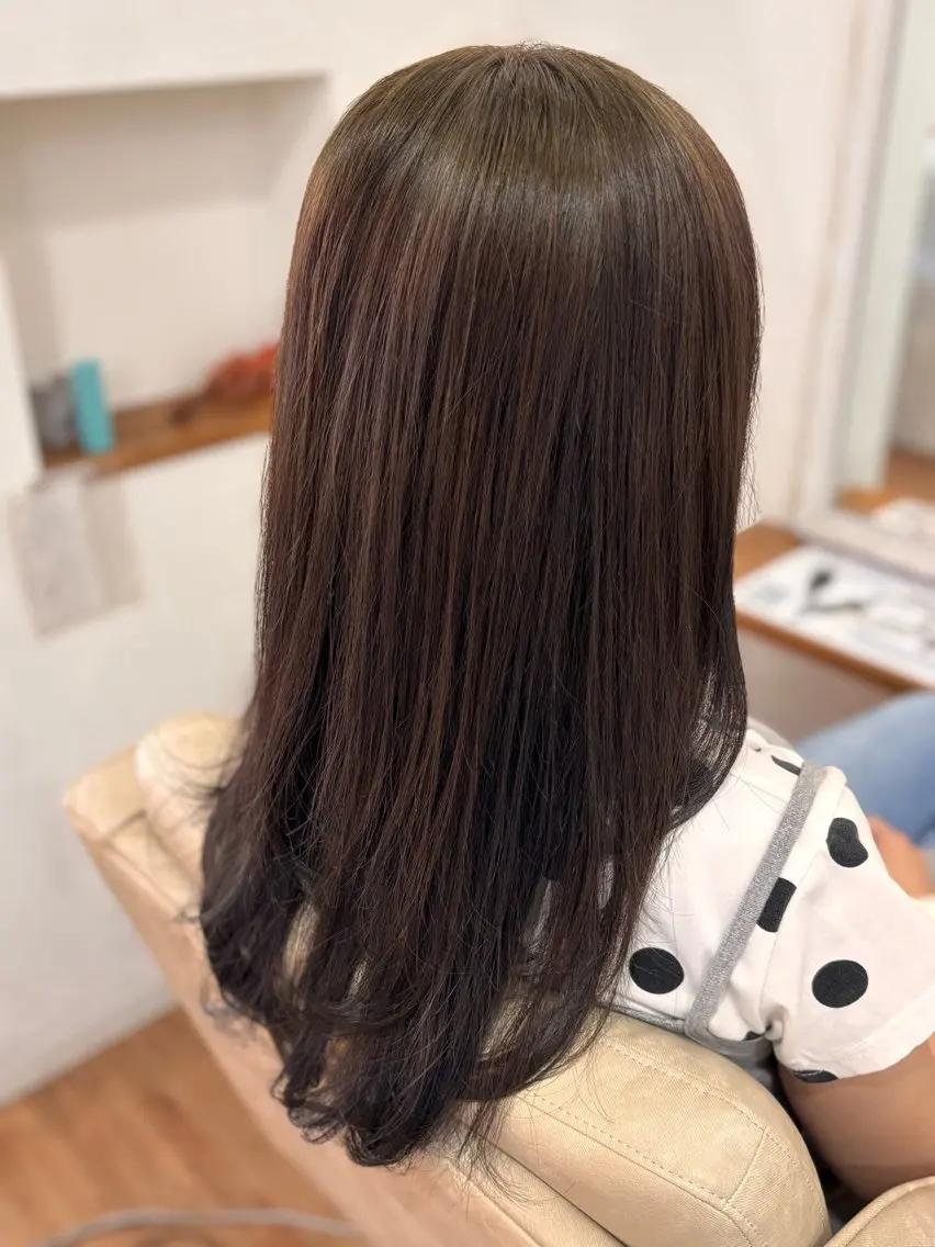 《カット&カラー&アフィアトリートメント》の写真