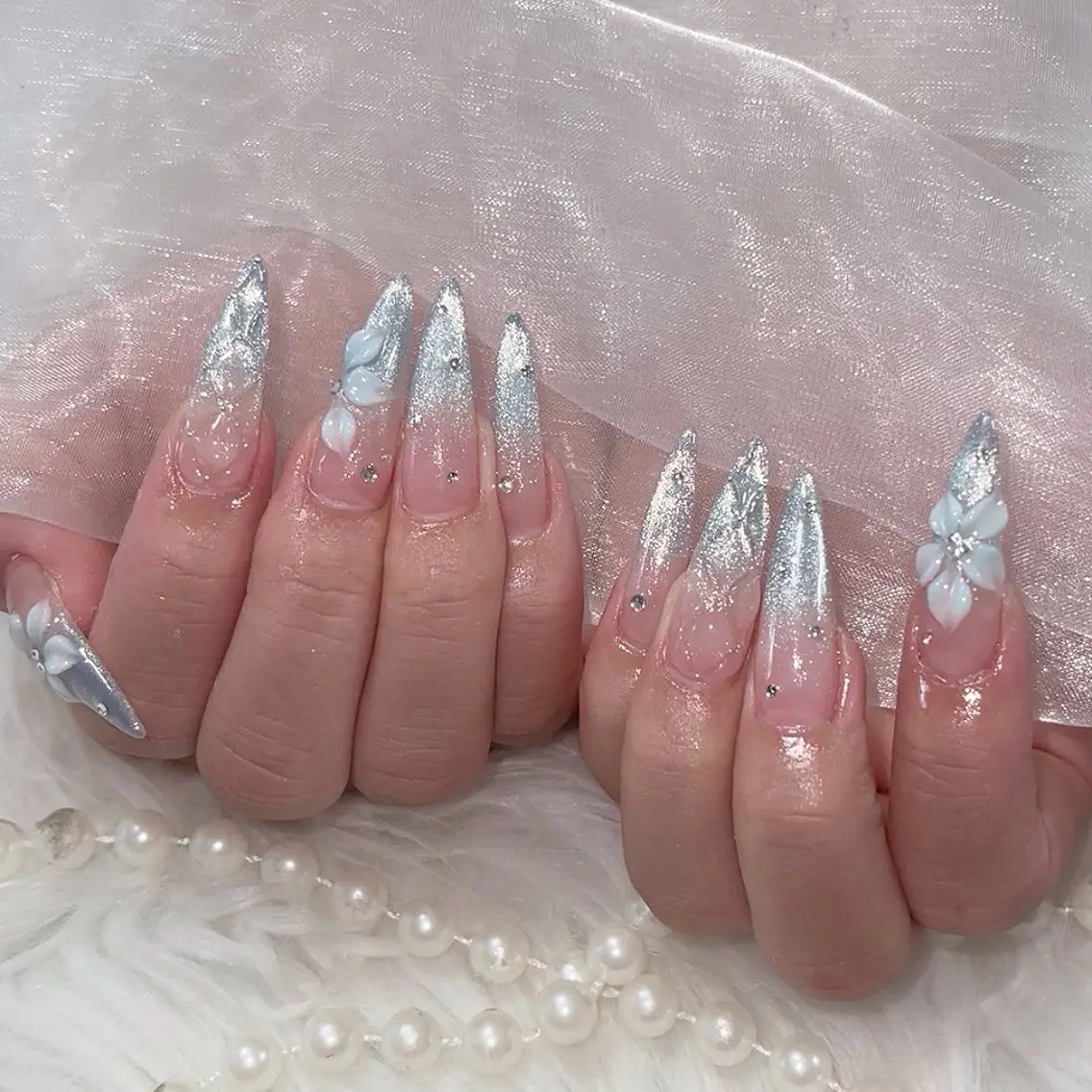 ネイル オーロラネイル 長さ出し フラッシュネイル フレンチネイル ジェルネイル ハンドネイル ハンドケア CiCi Nail Salonのネイルデザイン